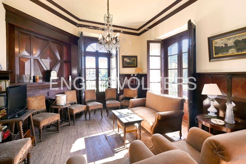 Foto 31590ed3-a9b0-4136-a1d7-e6522cf8c448. Haus mit heizung parking in Centro Laredo