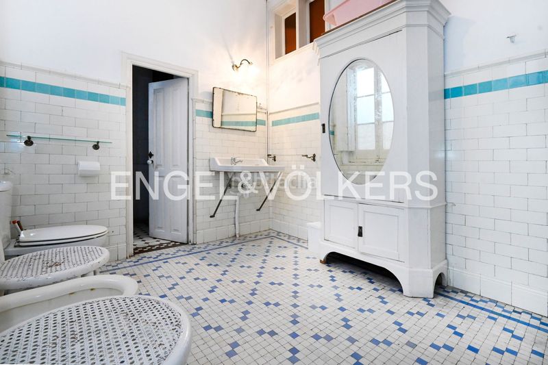 Foto 91a074a8-09df-47d6-8d5d-4e880c7e594b. Haus mit heizung parking in Centro Laredo