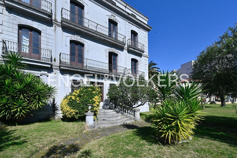 Foto c94a3a10-0090-48ce-8508-2fa683d02830. Haus mit heizung parking in Centro Laredo