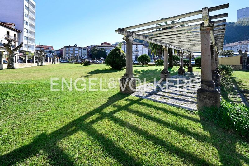 Foto d8cc0c89-1426-4e4d-b52f-329b27d167da. Haus mit heizung parking in Centro Laredo