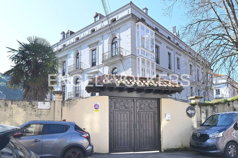 Foto da911abe-439d-4fb8-89e1-6a0624f8aafb. Haus mit heizung parking in Centro Laredo