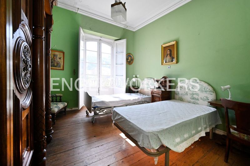 Foto dadb28b1-f968-44d6-b6ed-8ab0c06eb1c6. Haus mit heizung parking in Centro Laredo