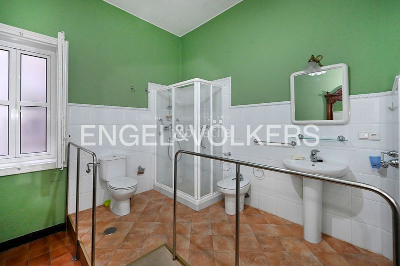 Foto e1868562-3438-4728-9e4b-6049e6efa8c7. Haus mit heizung parking in Centro Laredo