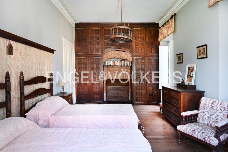 Foto f305f22f-347e-4b1b-bfc3-7fa625a40790. Haus mit heizung parking in Centro Laredo