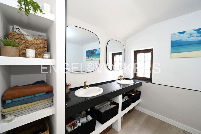 Foto d0a13fb8-fd39-45b7-ab7d-f0ec59f38ba5. Casa amb calefacció aparcament a Suances