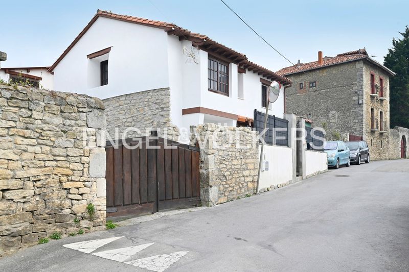 Foto ee08d495-4b34-419a-a5bf-0d549e9f1de5. Casa amb calefacció aparcament a Suances