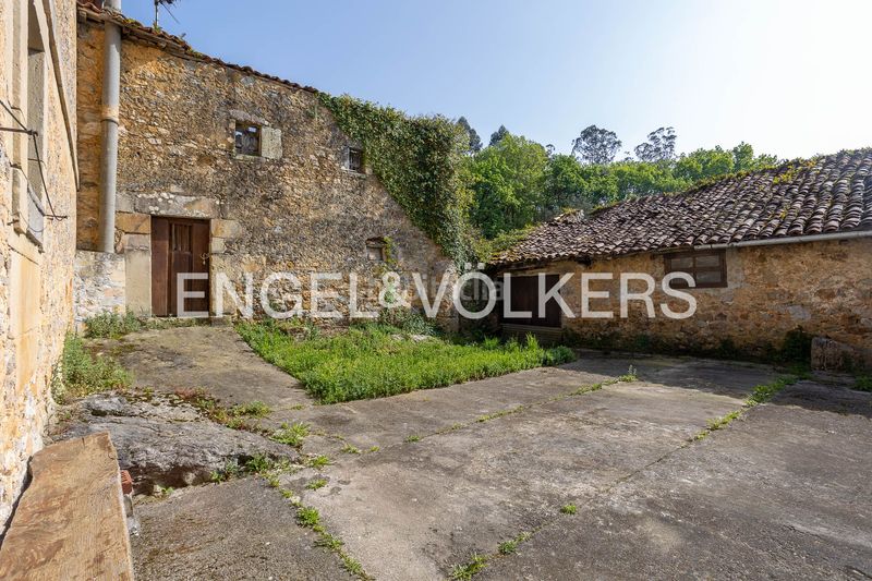 Foto c272c134-9961-4e04-8b3a-8a1e8b60e967. Casa amb calefacció a Ribamontán al Monte