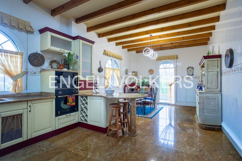 Foto 5a6d8e6b-2e44-47ab-93e3-faacc9daecf8. Casa con riscaldamento parcheggio piscina in Güemes Bareyo