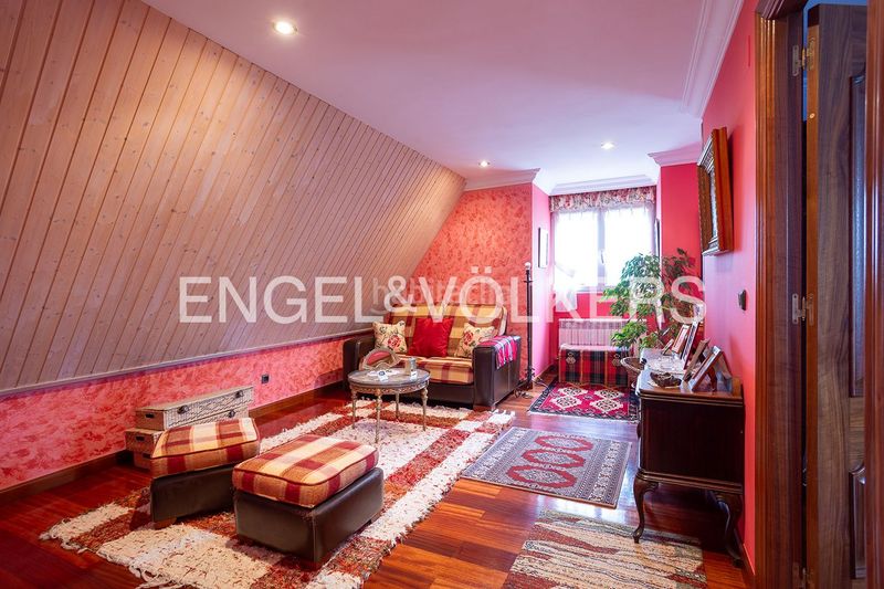 Foto 677700e3-9d85-46af-ab8d-a49a88ec5245. Casa con riscaldamento parcheggio piscina in Güemes Bareyo