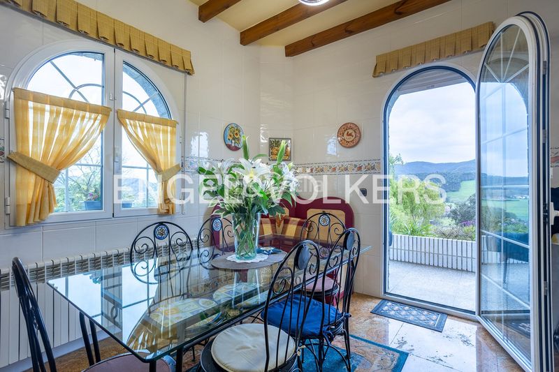 Foto a942936c-2180-435f-a52f-6f5f193fe8fc. Casa con riscaldamento parcheggio piscina in Güemes Bareyo