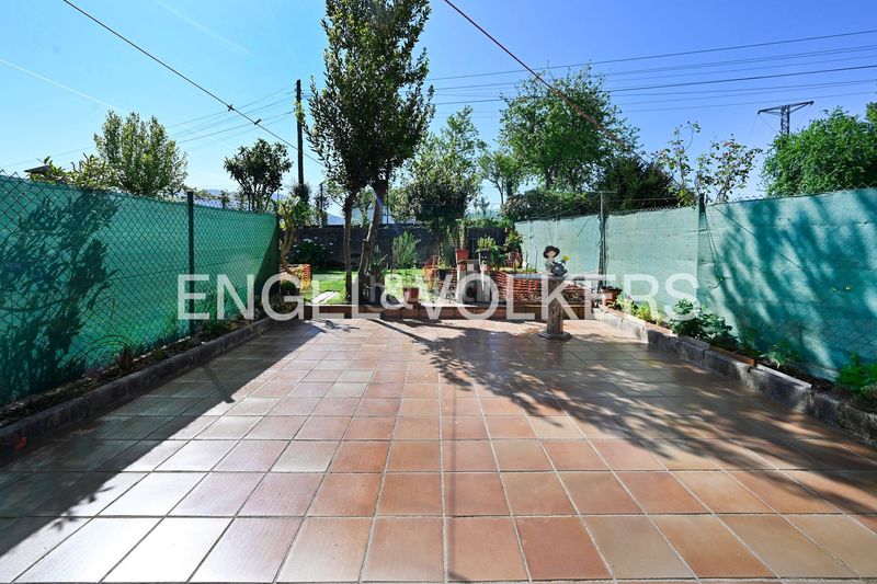 Foto c40c3122-4703-45f4-ba10-0eb613370c6a. Casa amb calefacció aparcament a Mazcuerras
