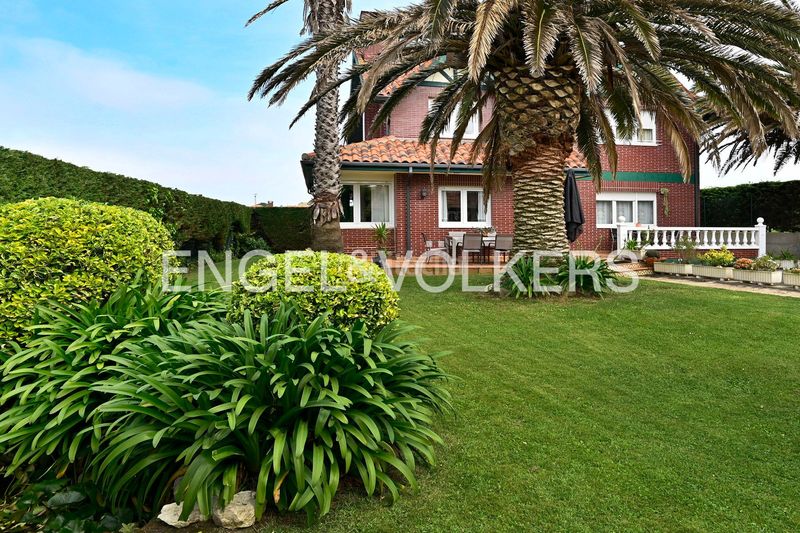 Foto a8acdbc8-c3ee-4aa9-b1d0-7a875404009b. Casa amb calefacció aparcament a Liencres Piélagos