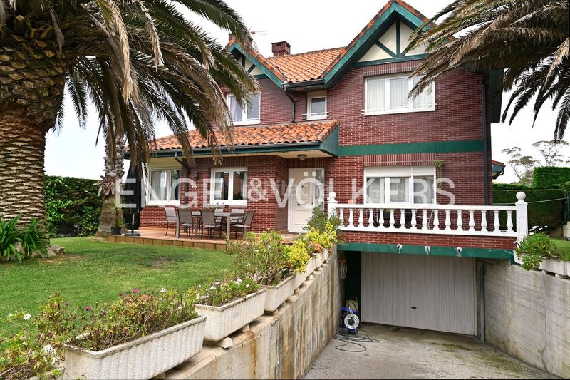 Foto d50237c3-18d9-44fc-9c0f-8391a0712746. Casa amb calefacció aparcament a Liencres Piélagos