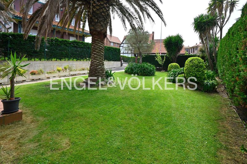 Foto ff398caa-976a-4f33-b455-d130e6f0688e. Casa amb calefacció aparcament a Liencres Piélagos