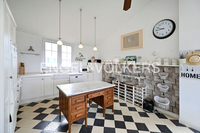 Foto efd1b27d-3903-487e-992a-54bc656555a4. Casa amb calefacció piscina a Liencres Piélagos