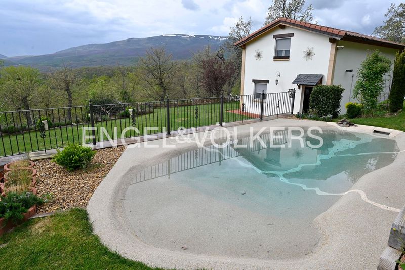 Foto 201d2f95-2ab0-4755-ba46-a08b264b187b. Casa amb calefacció piscina a Reinosa