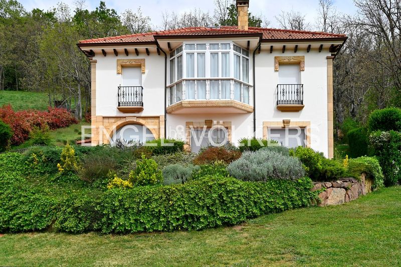 Foto abd6a7ba-c1d5-416e-b725-bc3d43bd3578. Casa amb calefacció piscina a Reinosa