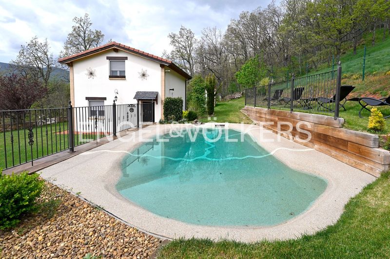 Foto d25cbefa-2b61-4042-a133-d067de7a8b8a. Casa amb calefacció piscina a Reinosa