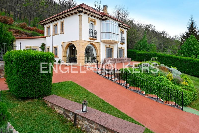 Foto ef974064-0fde-4646-86c5-fc8bc36b043a. Casa amb calefacció piscina a Reinosa