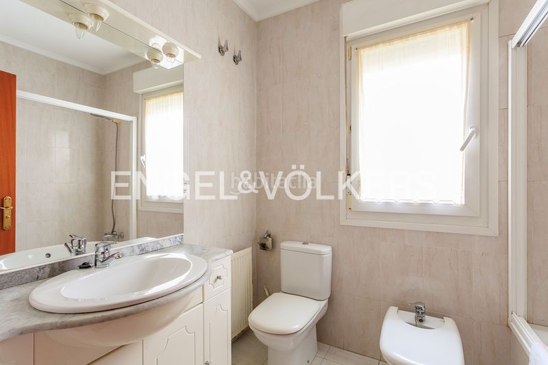 Foto 42b9aa19-1569-4dbe-b5b4-da02c50d3735. Casa amb calefacció aparcament a Samano Castro - Urdiales