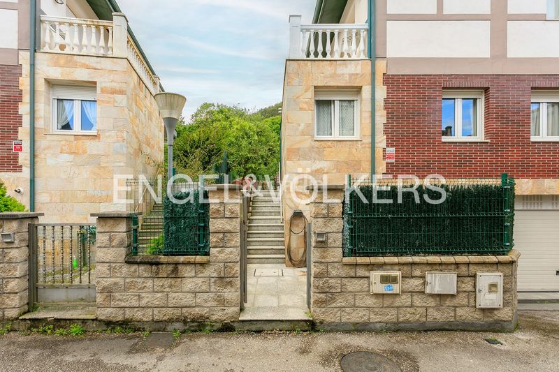 Foto 6f8a248d-f341-4db8-b41a-c3333460524a. Casa amb calefacció aparcament a Samano Castro - Urdiales