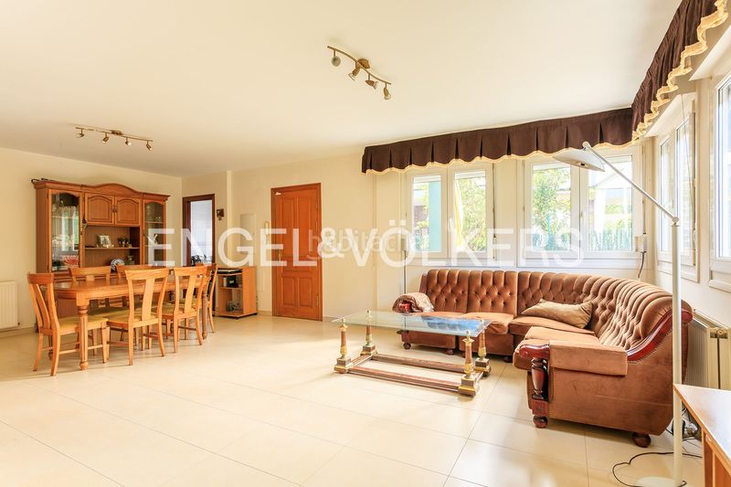 Foto f2d6d984-d491-464c-8698-7724c4a11994. Casa amb calefacció aparcament a Samano Castro - Urdiales