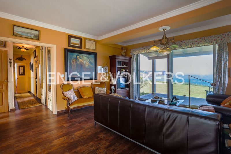 Foto 5b990a90-3464-44e8-bf1b-d3e8660a9cdb. Casa amb calefacció aparcament a Ajo Bareyo