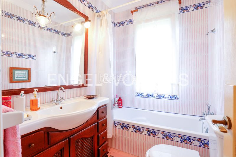 Foto df73ae6e-2ce8-46b6-bfa8-039621743664. Casa amb calefacció aparcament a Ajo Bareyo