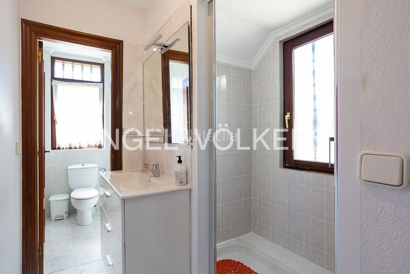 Foto a12b75d9-b6c5-4a50-a24f-ad8e6fd88735. Casa amb calefacció a Liendo