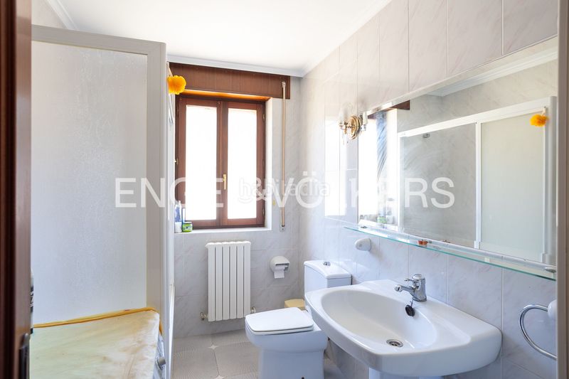 Foto c6f6a5b1-a9b4-41b1-b8a5-7b4e703b22a8. Casa amb calefacció a Liendo