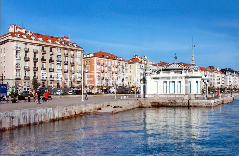 Foto be9d4e1a-a22b-4af1-a1d2-25b7906cf278. Rent flat with heating in Puerto Chico Santander