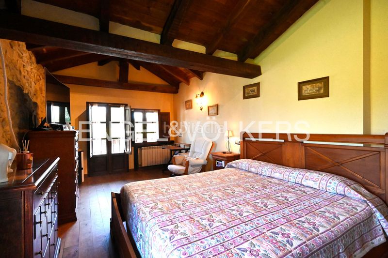 Foto 3d1d3e82-e3cd-4fc1-9c4f-26974c18a351. Casa amb calefacció a Mogro Miengo
