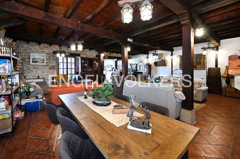 Foto b8cf91d9-2f43-481c-bf26-099f8f7b1972. Casa amb calefacció a Mogro Miengo