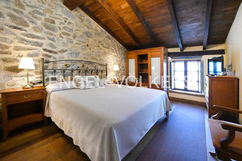 Foto d11e9a70-f1b8-45aa-81b7-03bebae92b94. Casa amb calefacció a Mogro Miengo