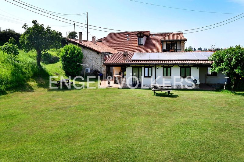 Foto e62f2e43-df39-4963-8b28-4794bf936fd5. Casa amb calefacció a Mogro Miengo