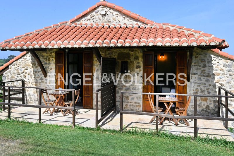 Foto fc0a96fc-f787-4c73-9d36-f1452011be9c. Casa amb calefacció a Mogro Miengo