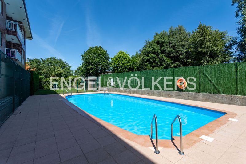 Foto a473deaa-e8db-4f5b-b351-c39b024c306d. Dúplex amb calefacció piscina a Ajo Bareyo