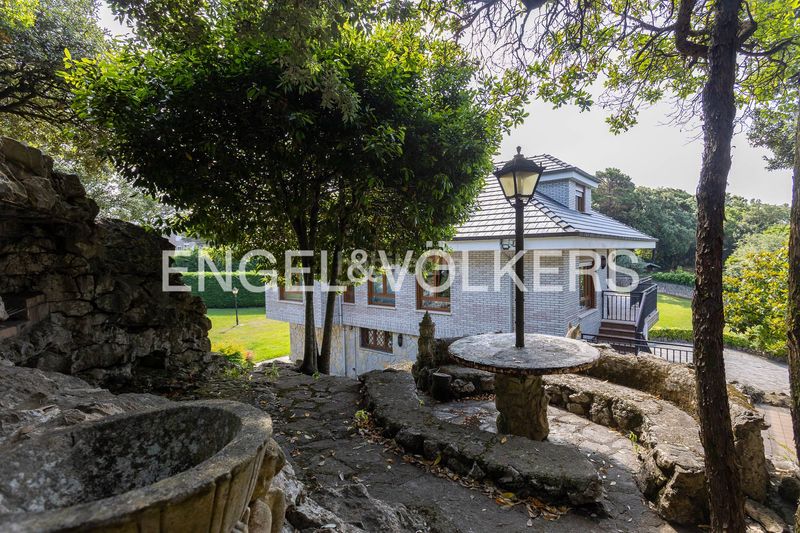 Foto 09ce5c1a-6911-4e66-b073-ea9d17288a66. Casa amb calefacció aparcament a Arnuero