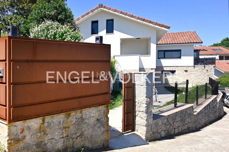 Foto e0938a90-5243-41bc-a0c0-fbeb0df4636c. Apartament amb calefacció aparcament a Comillas