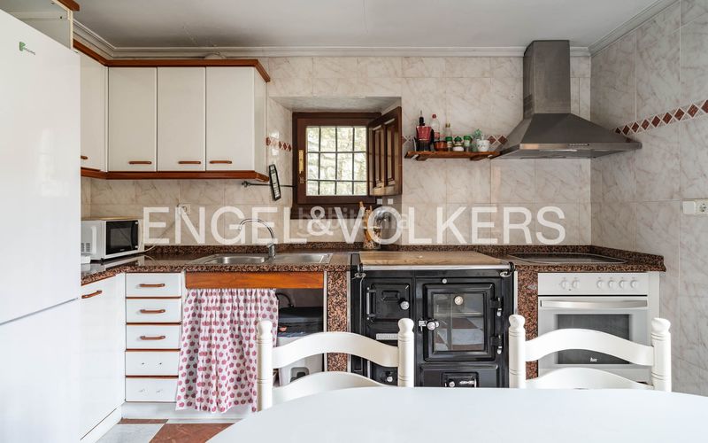 Foto aa93bd38-ec9b-44e3-83d8-54b98304e1b3. Casa adossada amb calefacció a Liérganes