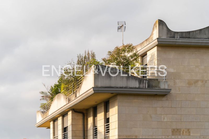 Foto f2d5e860-3ed6-42a7-bd1d-69c273a7dffe. Àtic amb calefacció aparcament a La Pereda Santander