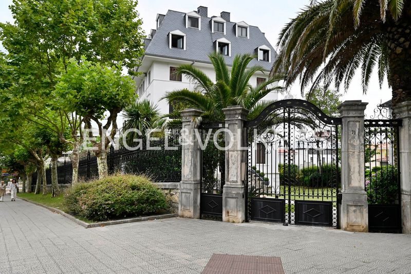 Foto d8039a7c-2ead-43fe-952e-0303dd97f9aa. Lloguer dúplex amb calefacció aparcament a El Sardinero Santander