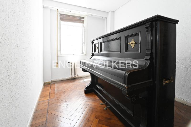 Foto 59c85545-a6ce-4db6-8bd6-0ada17b8cbec. Apartamento magnífico piso en castelar con vistas en Santander