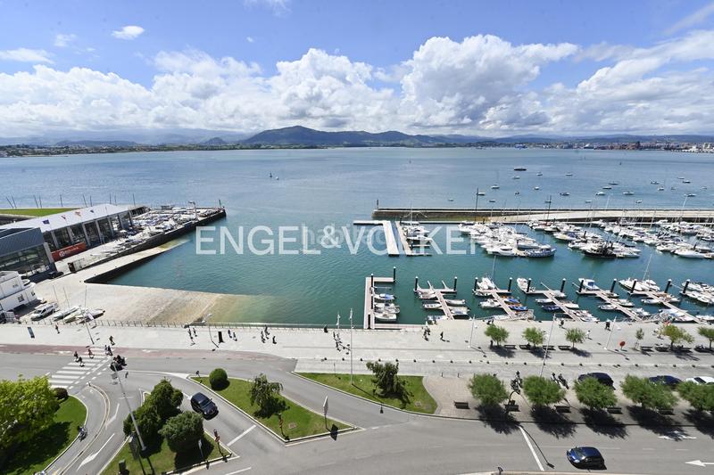 Foto ba6559c7-14bf-41ad-a493-d1563a6529e1. Apartamento magnífico piso en castelar con vistas en Santander
