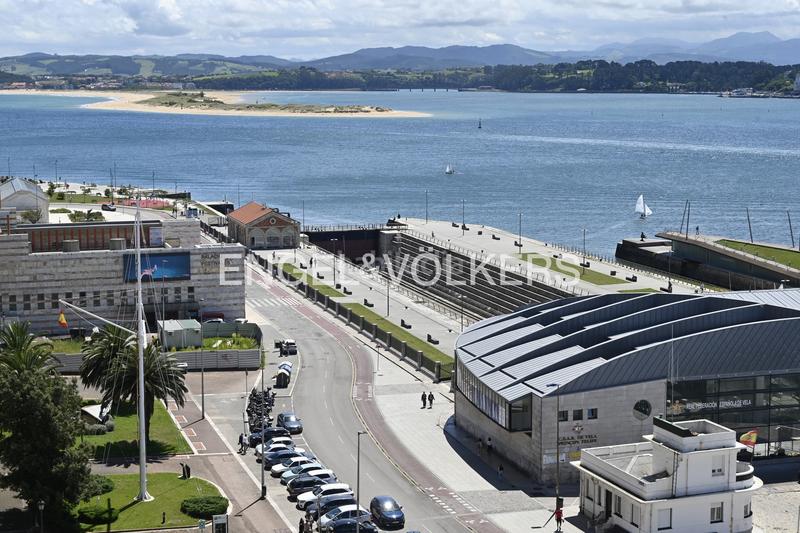 Foto e33ba18a-95b1-4b41-90c8-8ba62a2e0b35. Apartamento magnífico piso en castelar con vistas en Santander