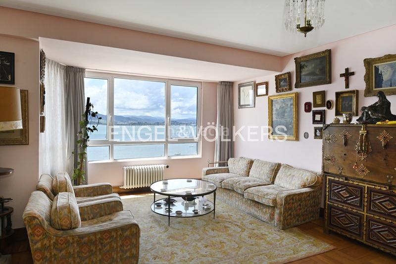 Foto f997b16d-e714-49d7-9b82-b39e8776355a. Apartamento magnífico piso en castelar con vistas en Santander
