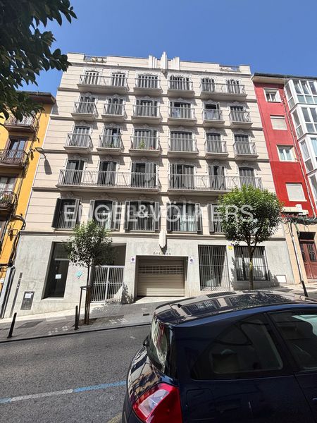 Foto 1a9e2071-dec7-402b-bf17-02048418e7c8. Planta baixa amb calefacció a Centro - Ayuntamiento Santander