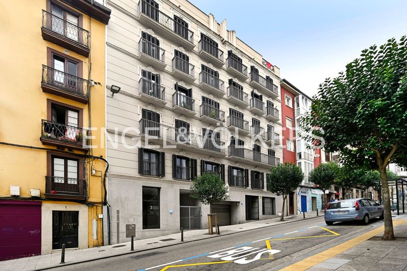 Foto 4643454a-d0b4-4c6b-8ca0-51adac07d085. Planta baixa amb calefacció a Centro - Ayuntamiento Santander