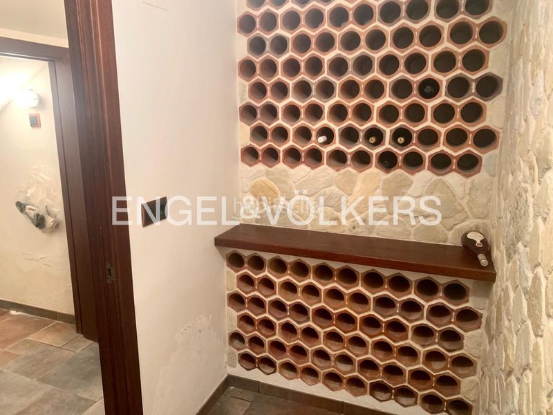 Foto 03e0b333-8aca-49fa-a176-310e581bbf6a. Casa amb calefacció aparcament a Mompia Santa Cruz de Bezana