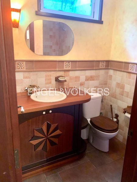 Foto 104f2d09-6b2c-4ea0-8c06-863a54e1f3be. Casa amb calefacció aparcament a Mompia Santa Cruz de Bezana